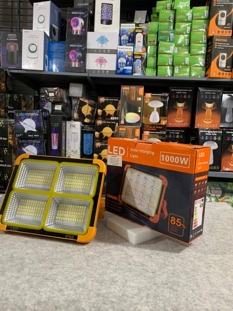 Projecteur Solaire étanche Rechargeable 4 modes Déclairage Power-Bank 1000W - Camping et Randonnée - صورة 12