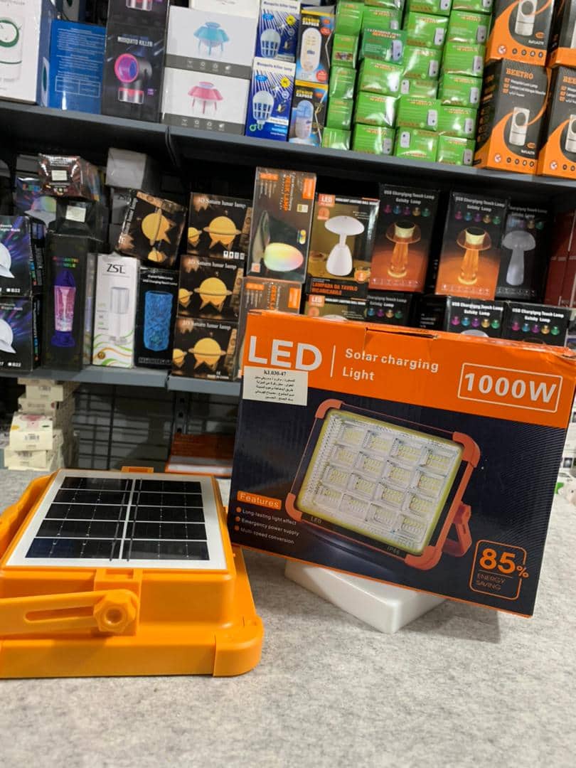 Projecteur Solaire étanche Rechargeable 4 modes Déclairage Power-Bank 1000W - Camping et Randonnée - صورة 13