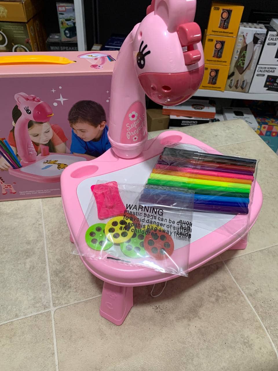 Projecteur à LED pour Enfant avec Table de Dessin Artistique - Jouet & Gaming - صورة 8