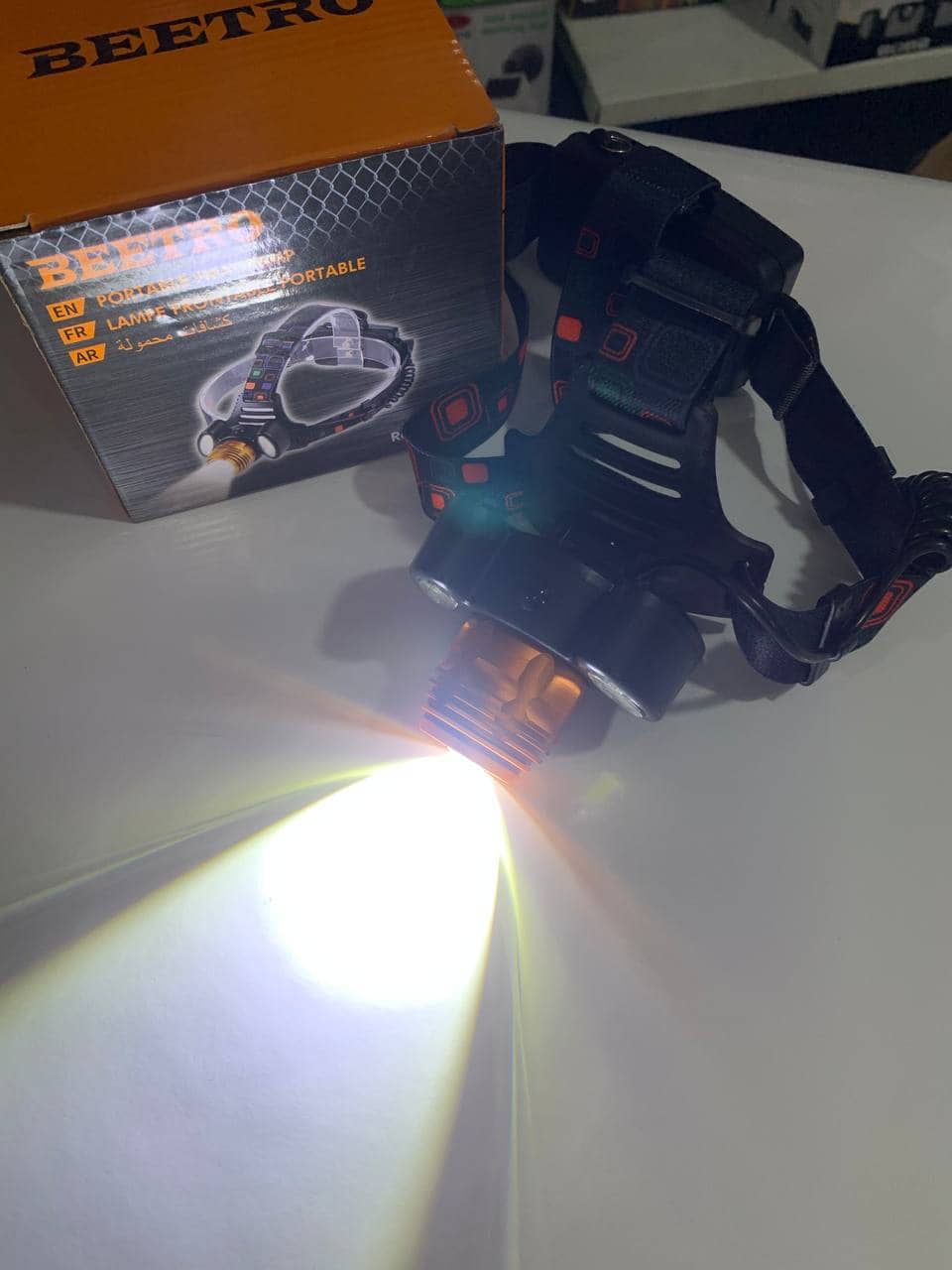 Lampe Frontale Lumineuse Sans Fil Avec 4 Modes D’eclairages Et Avec Zoom BEETRO LA-294 - Camping et Randonnée - صورة 6