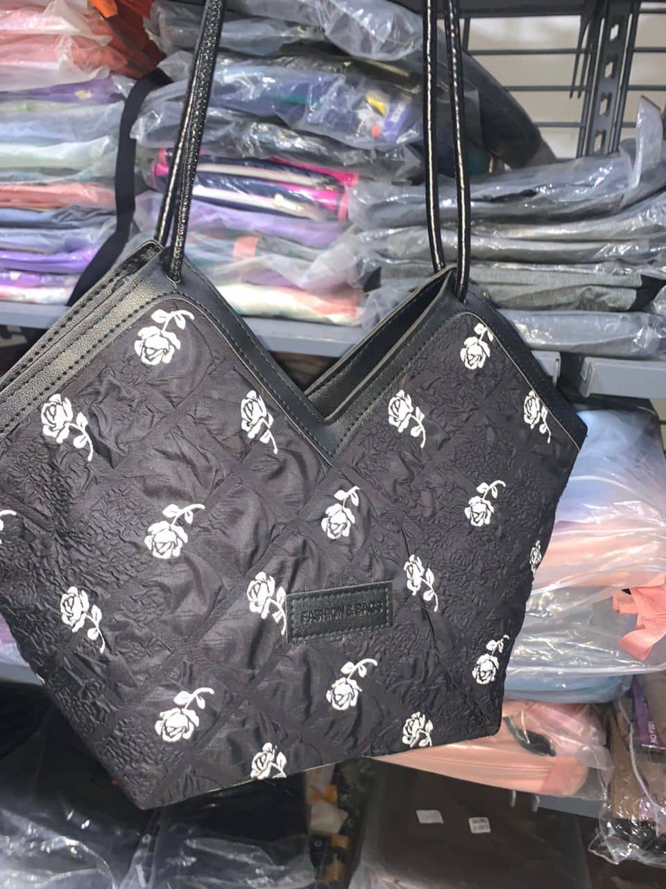 Sac à main pour femme  motif a fleur  - Sac à dos et Mode - صورة 10