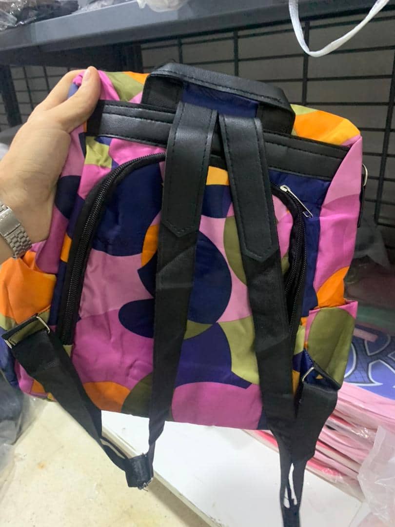 Sac à dos oxford Antivol étanche pour femmes – multicouleur – حقيبة ظهر أكسفورد مقاومة للماء ومضادة للسرقة للنساء - Sac à dos et Mode - صورة 9