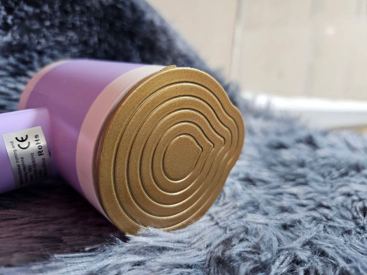Défroisseur et rasoir à peluches portatif 2 en 1 pour vêtements مكواة + الة زغب 2 في 1 محمولة للملابس - Électronique - صورة 4