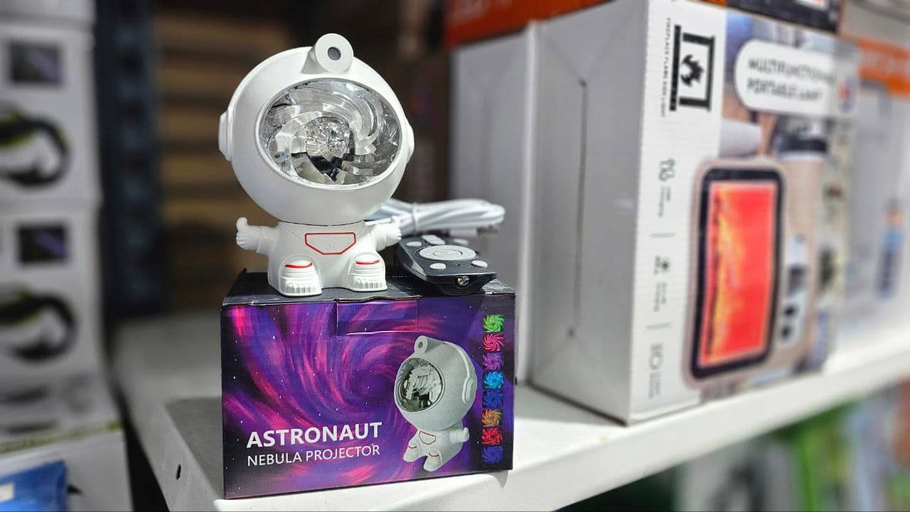 Projecteur De Lumière D'astronaute Ciél Etoilé nébuleuse galaxy V3 - Électronique - صورة 4