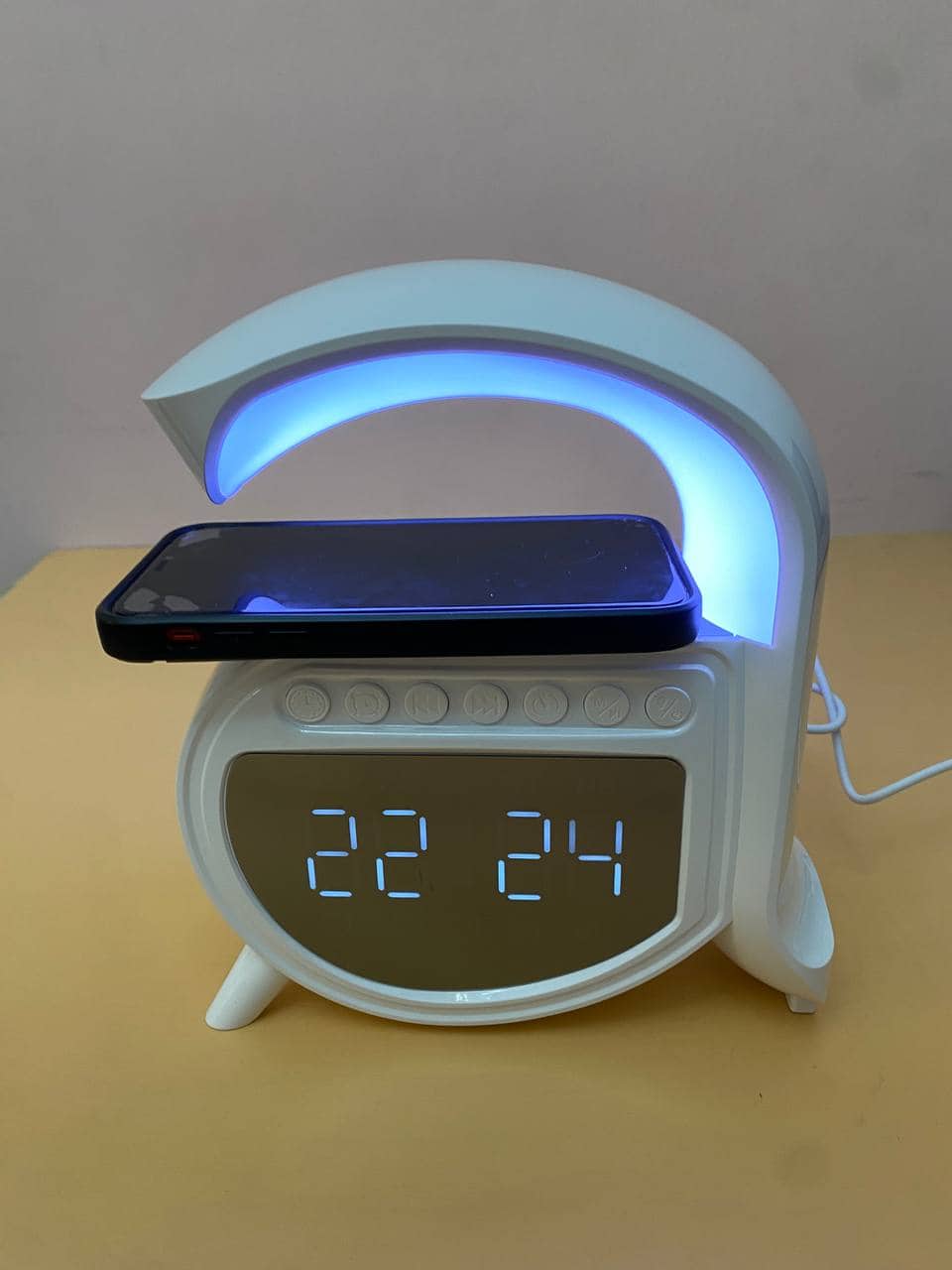 Réveil et Haut-parleur Bluetooth RGB intelligente type Big G Wireless Charger V5 - Électronique - صورة 6