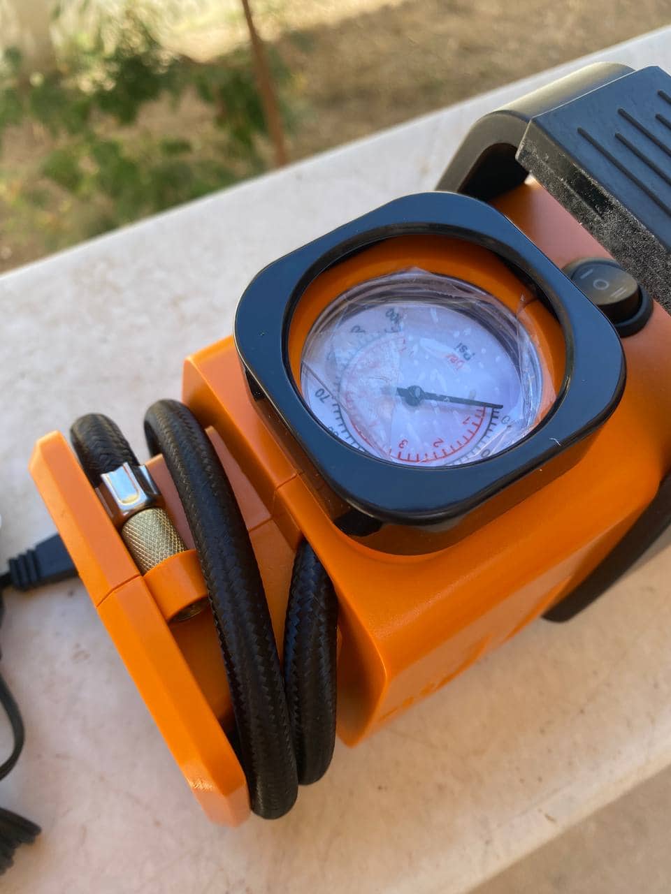 Compresseur d’aire a double adaptateur 220v/12v- 200psi - Orange - Électronique - صورة 8