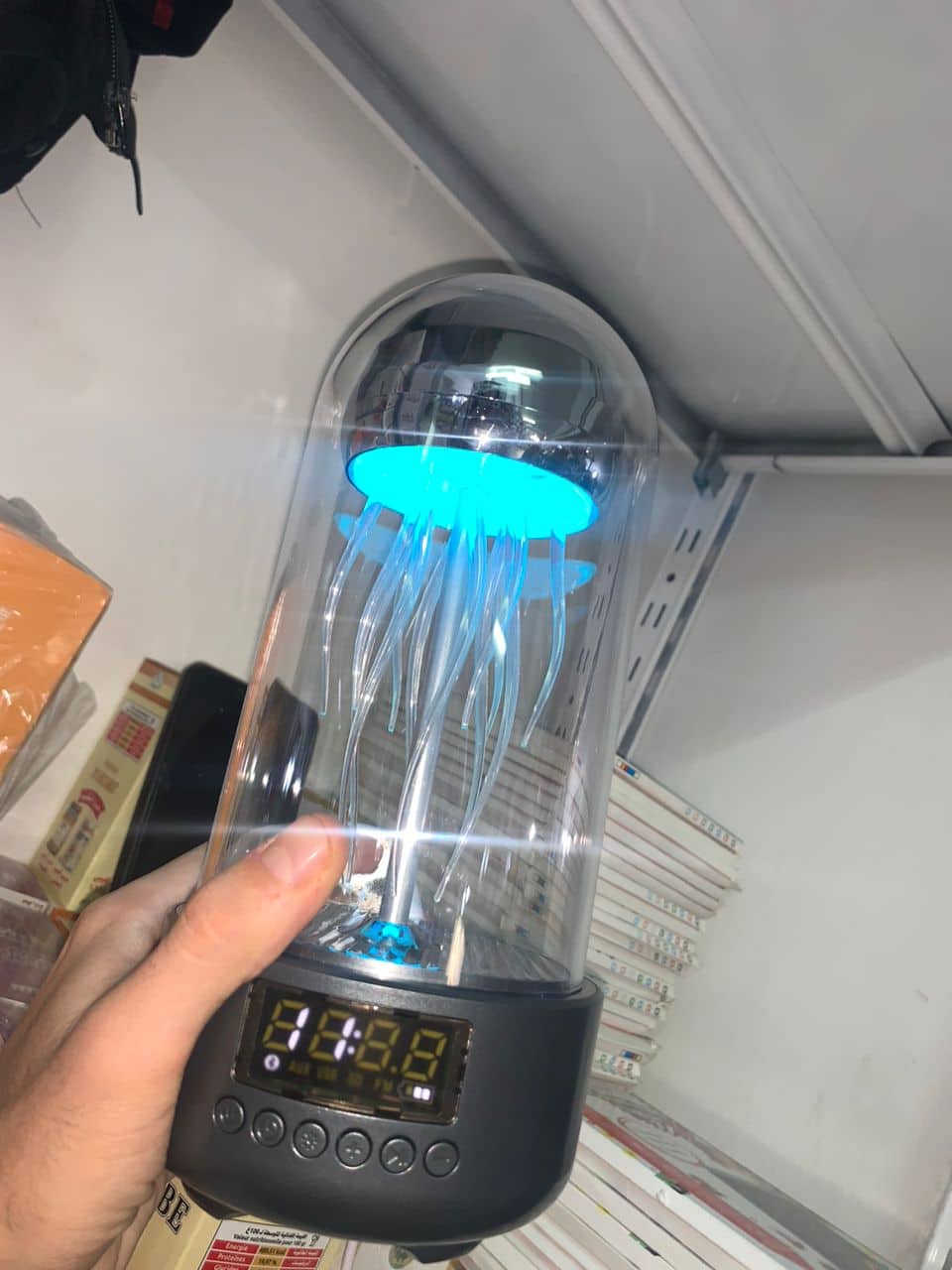Haut-parleur Bluetooth Méduse, Aquarium avec lumière d'ambiance 7 couleurs - Électronique - صورة 7