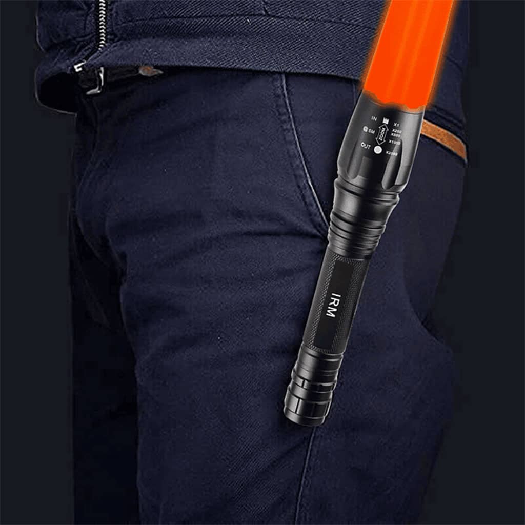 Lampe de poche tactique IP65 de 18 000 lumens - avec lumière LED et deux piles rechargeables - Swat - Camping et Randonnée - صورة 2