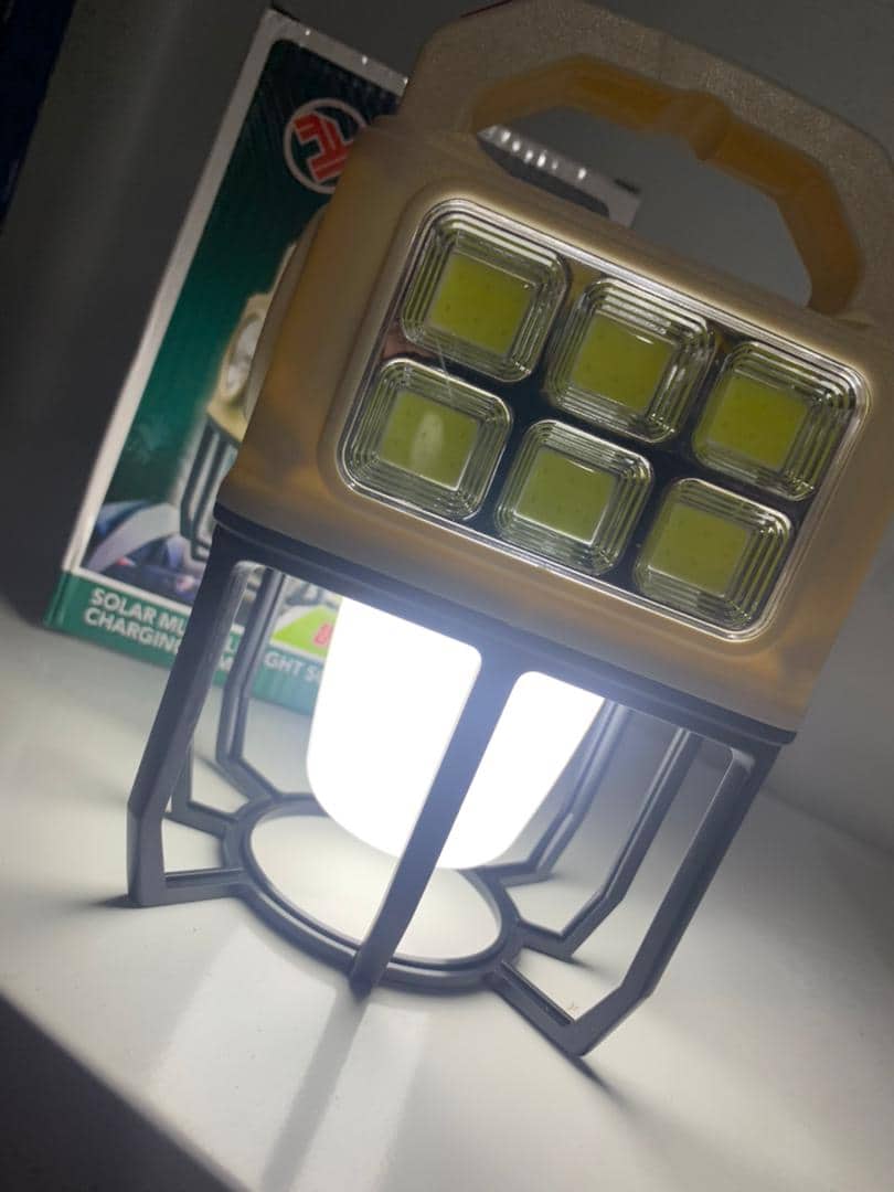 Lampe de camping à énergie solaire à 3 modes – مصباح يدوي للتخييم ب 3 أوضاع يعمل بالطاقة الشمسية - Camping et Randonnée - صورة 6