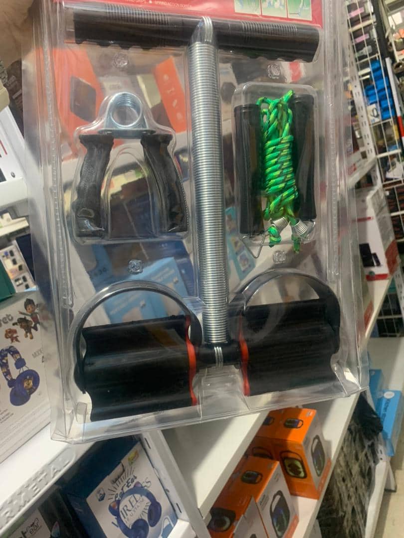 Kit Sportif 3en1 Corde à Sauter , Poignet et Appareil pour Abdos - Sport - صورة 7