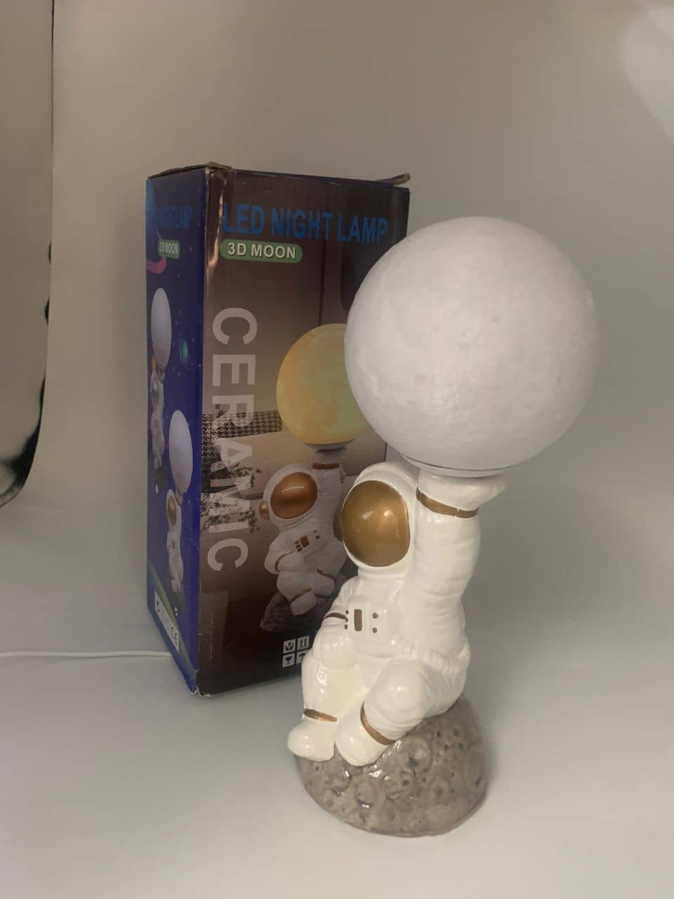 Veilleuse Astronaute et Lampe de Table en Céramique - Décoration - صورة 6