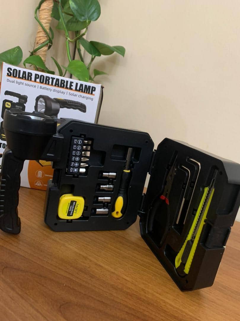 Lampe Solaire Portable Avec Kit de Tournevis et Outils - Outillage et Bricolage - صورة 6