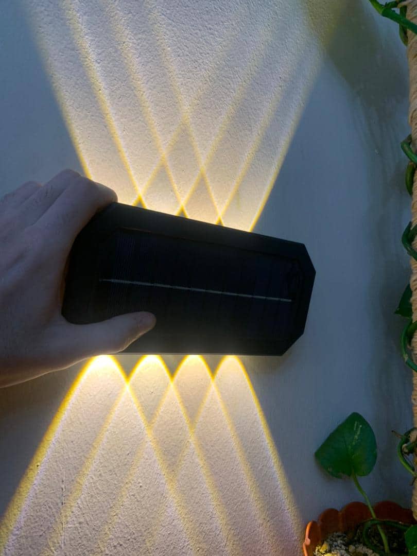 Lampe Solaire Murale 8LED avec Détection de Mouvement Auto 1Pcs - Maison - صورة 6