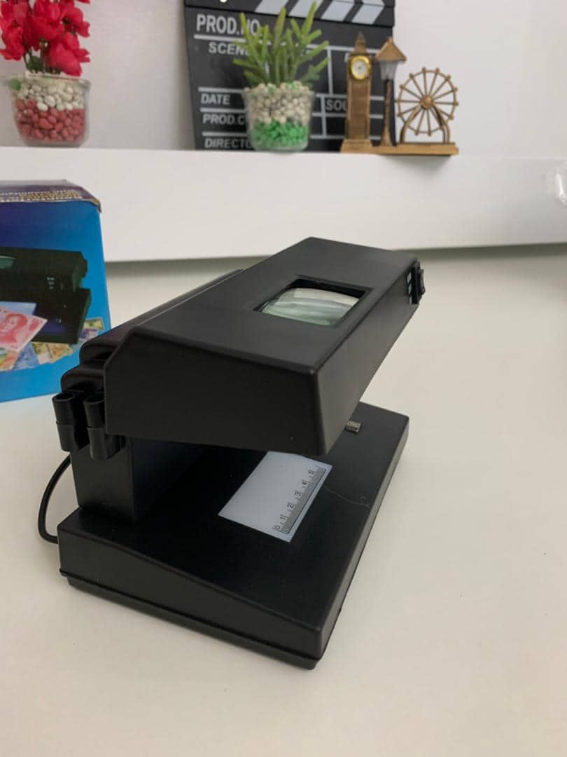 Détecteur de faux billets avec lumière UV bleue et blanche - Divers - صورة 7