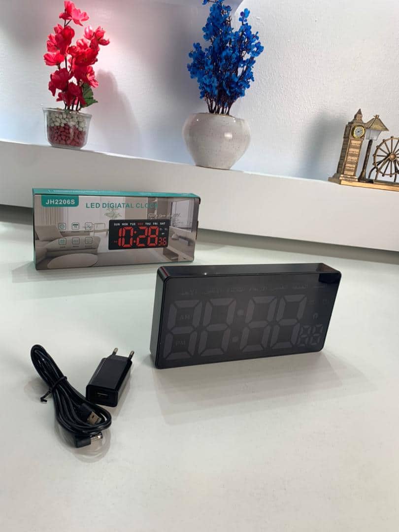 Horloge Murale Arabic Numérique LED avec Jour et Date – ساعة رقمية بالعربية مع اليوم والتاريخ - Électronique - صورة 5