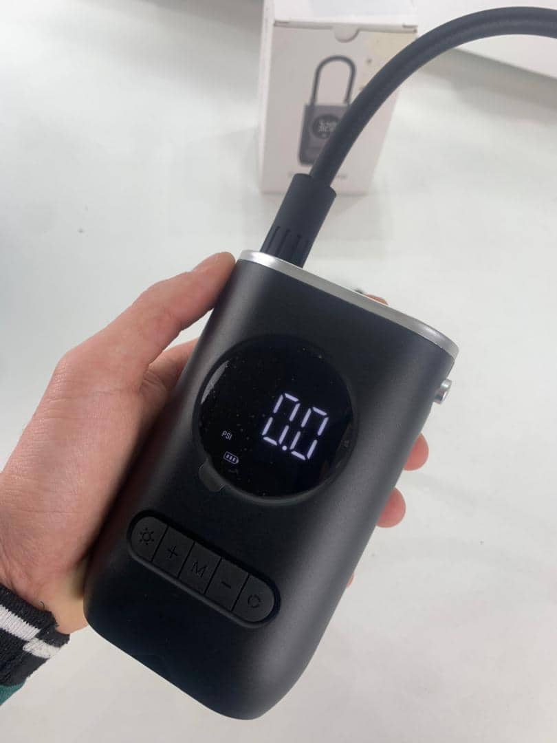 Compresseur d'Air Portable 150 PSI avec Lampe LED – منفاخ هواء محمول مع إضاءة - Accessoires Auto/Moto - صورة 9
