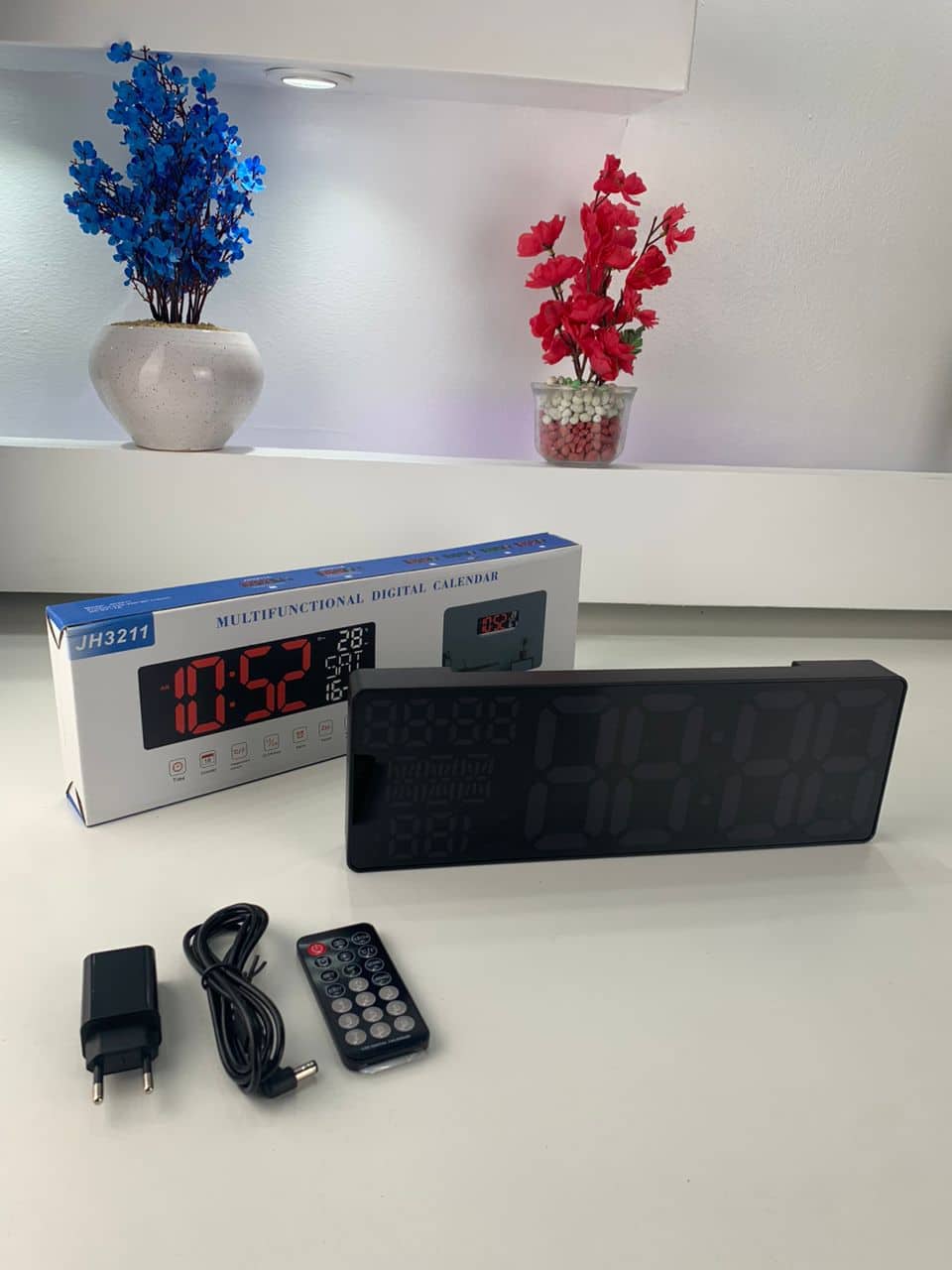 Horloge Numérique Murale et Table LED à Éclairage Bleu Inférieur – ساعة رقمية للحائط و المكتب بإضاءة سفلية زرقاء - Électronique - صورة 7