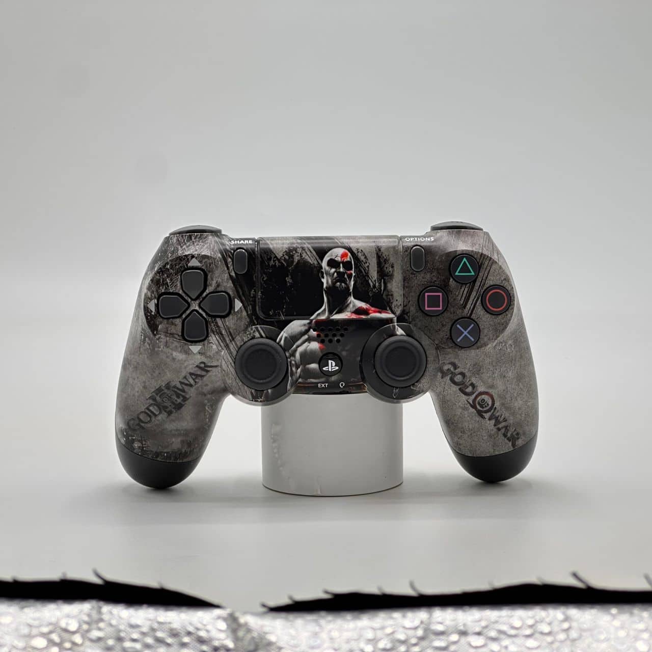 SONY DualShock Manette PS4 Sans Fil, Batterie Rechargeable (High Copy) – Edition God of War - Jouet & Gaming - صورة 5