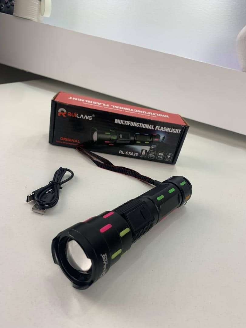 Lampe de Poche LED à Zoom Télescopique avec Bandes Fluorescentes - مصباح يدوي مع زووم تلسكوبي - Camping et Randonnée - صورة 12