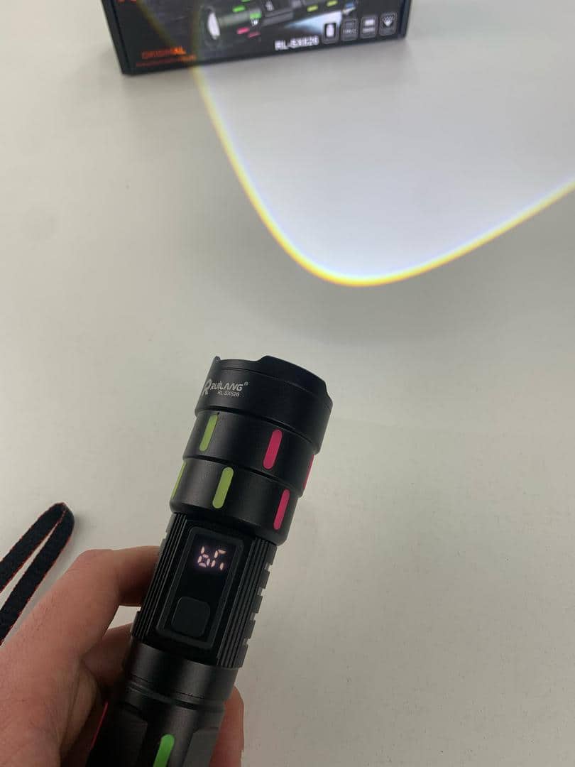 Lampe de Poche LED à Zoom Télescopique avec Bandes Fluorescentes - مصباح يدوي مع زووم تلسكوبي - Camping et Randonnée - صورة 13