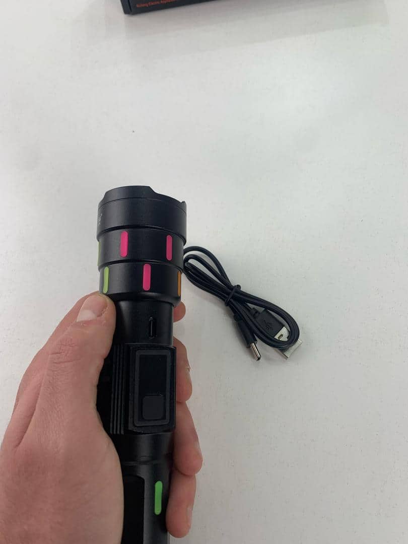 Lampe de Poche LED à Zoom Télescopique avec Bandes Fluorescentes - مصباح يدوي مع زووم تلسكوبي - Camping et Randonnée - صورة 14