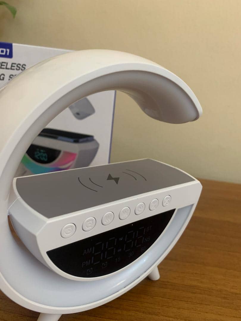 Lampe d'Ambiance LED avec Chargeur Sans Fil et Enceinte Bluetooth - مصباح مع شاحن لاسلكي ومكبر صوت بلوتوث - Électronique - صورة 9