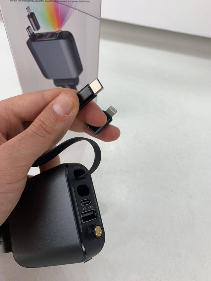 Chargeur Voiture 4en1 Rétractable 120W avec toit Starlight pour téléphones iOS et Android- شاحن سيارة متعدد المنافذ - Accessoires Auto/Moto - صورة 7