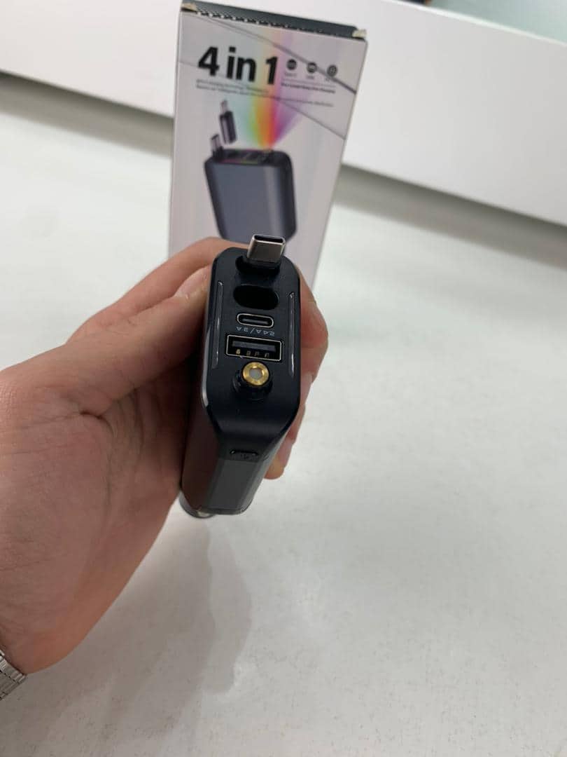 Chargeur Voiture 4en1 Rétractable 120W avec toit Starlight pour téléphones iOS et Android- شاحن سيارة متعدد المنافذ - Accessoires Auto/Moto - صورة 9
