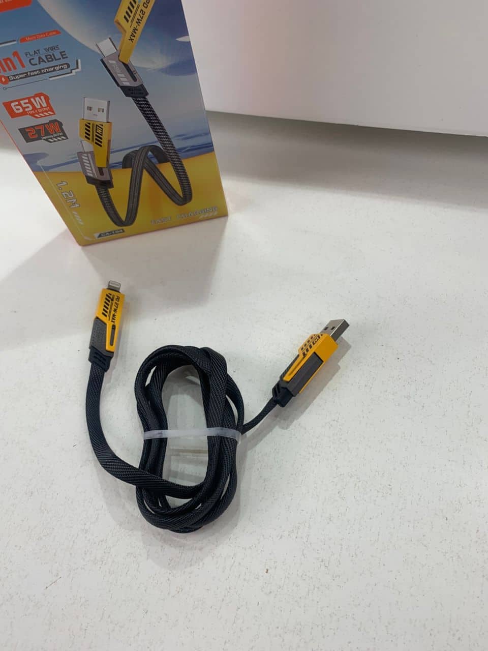 Câble de charge multifonction en nylon tressé durable 4 en 1 à double tête – شاحن سريع ومتين متعدد المنافذ - Électronique - صورة 8
