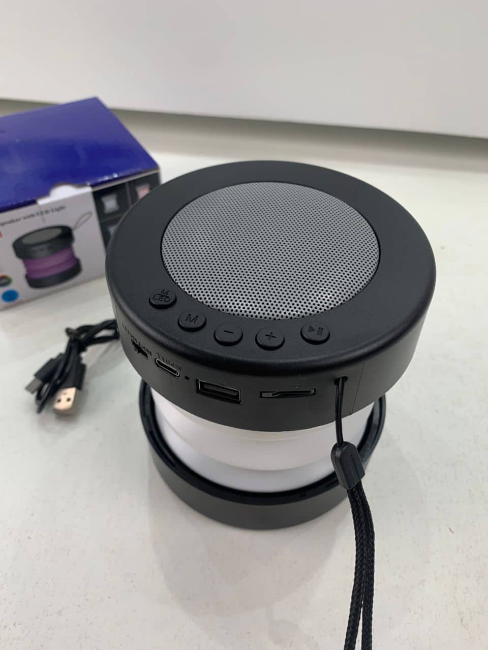Haut Parleur Bluetooth et Lanterne RGB avec Batterie Rechargeable – مكبر صوت ومصباح - Électronique - صورة 9