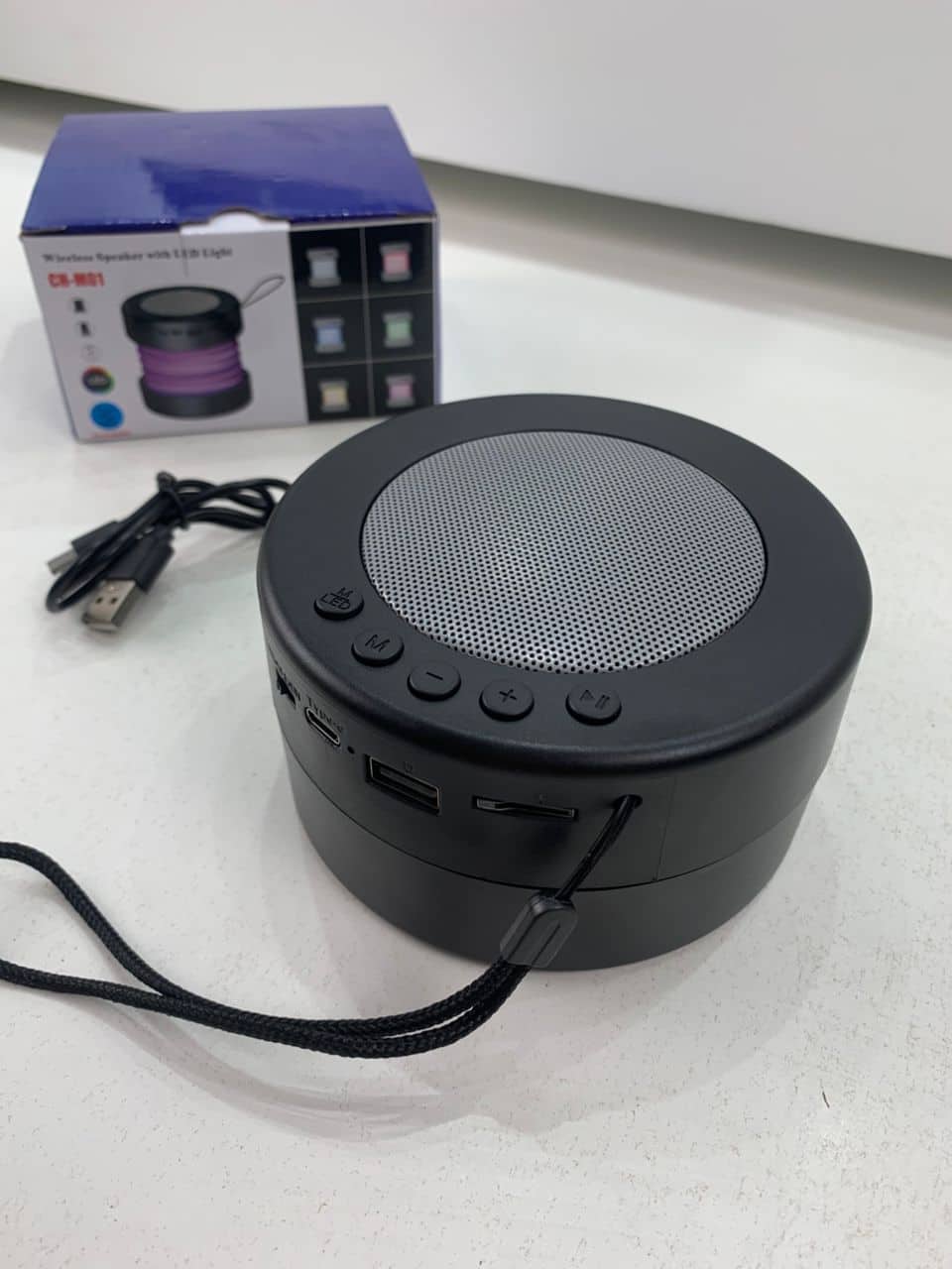 Haut Parleur Bluetooth et Lanterne RGB avec Batterie Rechargeable – مكبر صوت ومصباح - Électronique - صورة 10