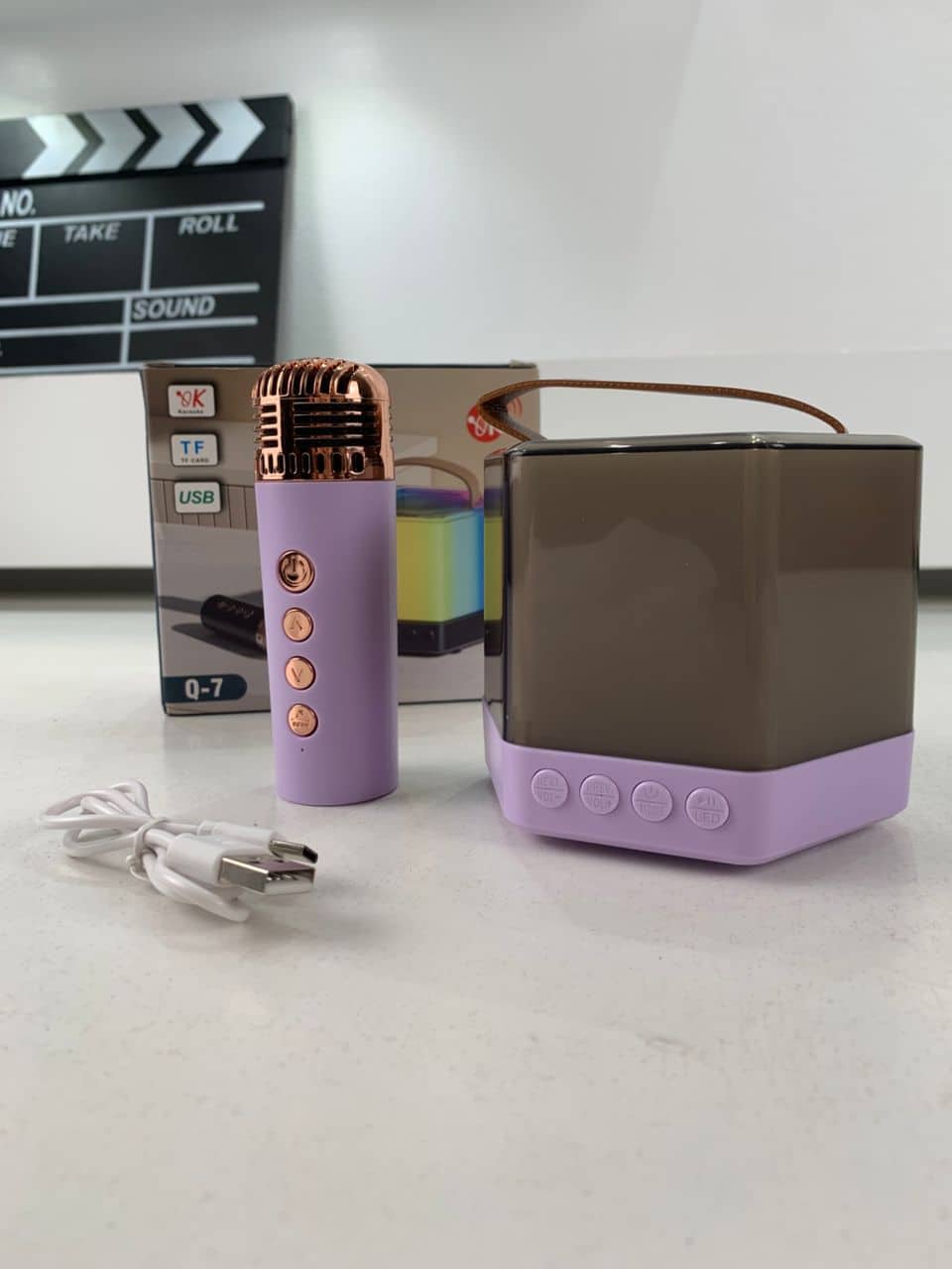 Enceinte Karaoké avec éclairage RVB et microphones sans fil – مكبر صوت كاريوكي - Électronique - صورة 8