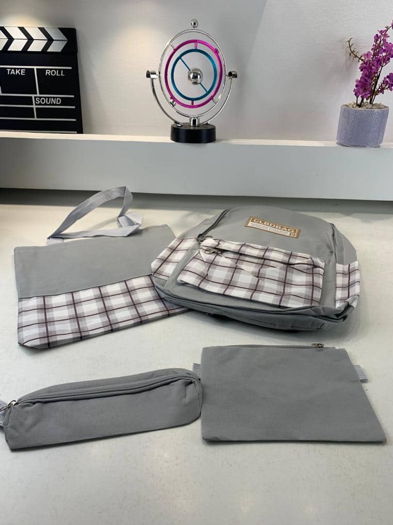 Ensemble de sacs d’école Kawai pour adolescents 4Pcs CLBD V4 Gris – محفظة 4 قطع كاواي رمادي - Sac à dos et Mode - صورة 3