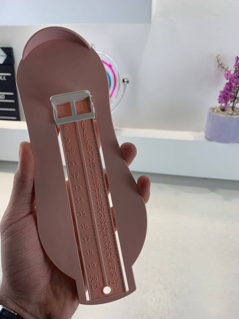 Règle de mesure de la taille des chaussures pour enfants – أداة قياس القدم للأطفال - Divers - صورة 7