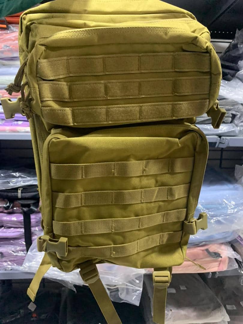 Sac à dos tactique 50L imperméable pour  Randonnée , voyage, alpinisme, + Matelas pliable Cadeau - Camping et Randonnée - صورة 7