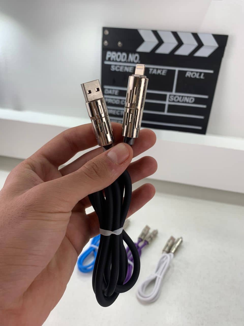 Câble de charge multifonction 4 en 1 USB C, A et Lightning 240W – كابل شحن متعدد الرؤوس - Accessoires - صورة 9