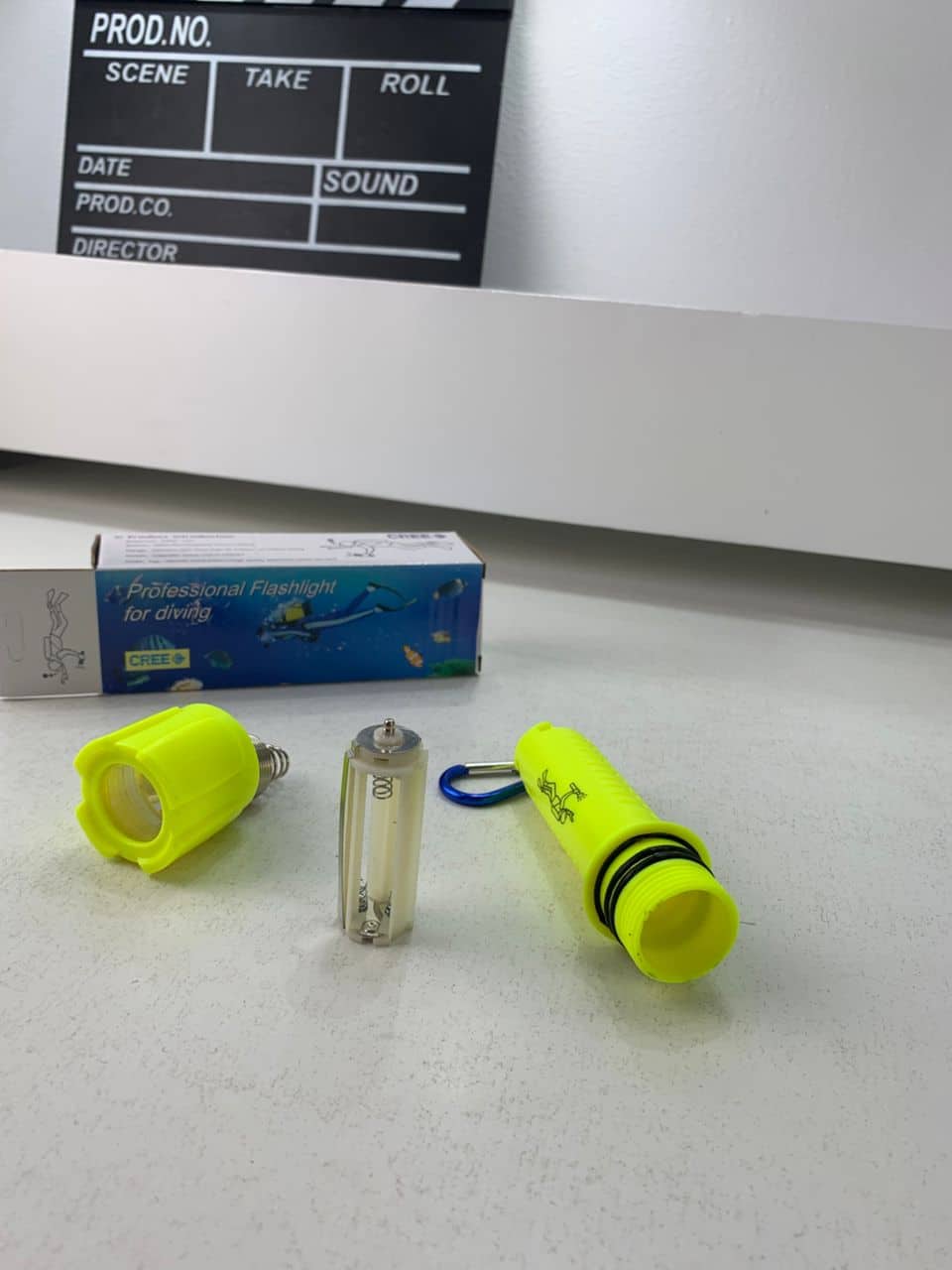 Lampe Torche Sous-Marine Étanche jusqu’à 25 mètres – مصباح تحت السباحة تحت الماء - Camping et Randonnée - صورة 10