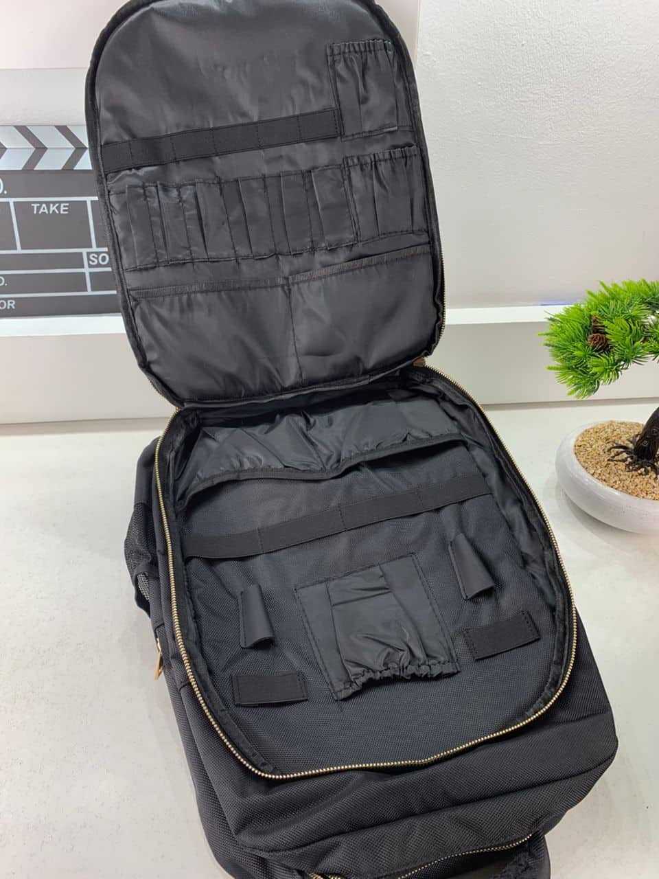 Sac à dos Coiffeur WAHL avec des Support pour Tondeuses et Outils Professionnels – حقيبة اغراض الحلاق - Divers - صورة 10