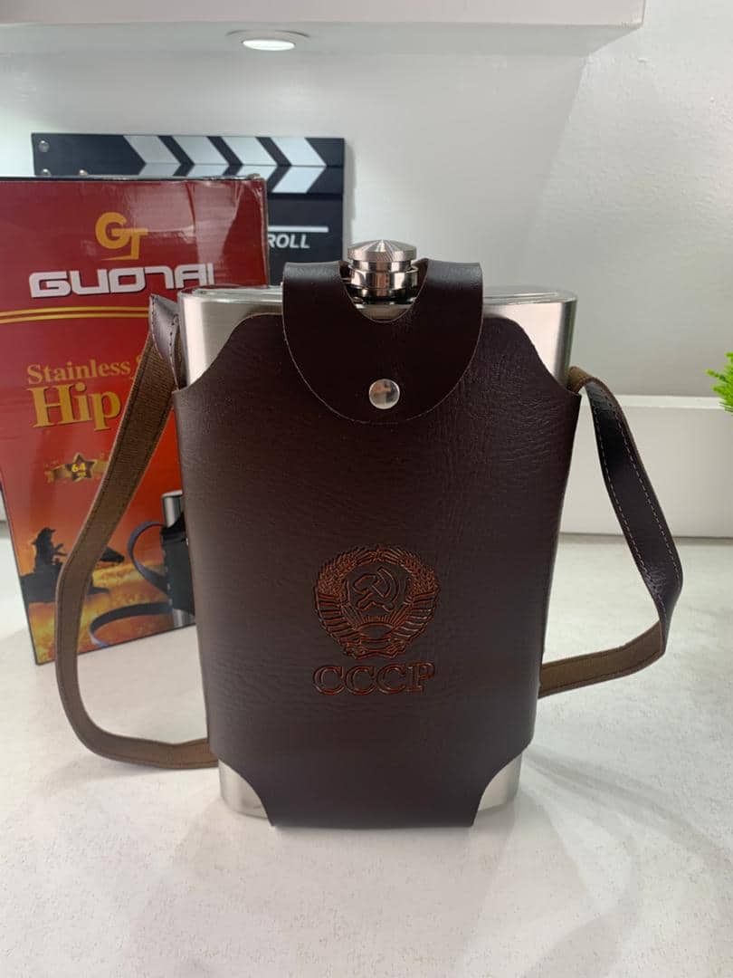 Flasque Métallique Portable 1800ml en Acier Inoxydable 18/8 avec Étui en Cuir pour Activités Extérieures - Camping et Randonnée - صورة 10