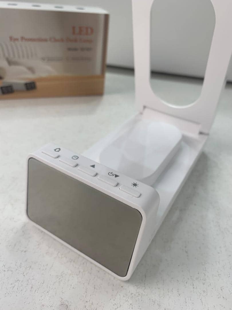 Lampe de bureau rechargeable sans fil avec réveil LED et power bank 10 000 mAh – مصباح مكتب ومصباح مع شاحن متنقل - Électronique - صورة 10