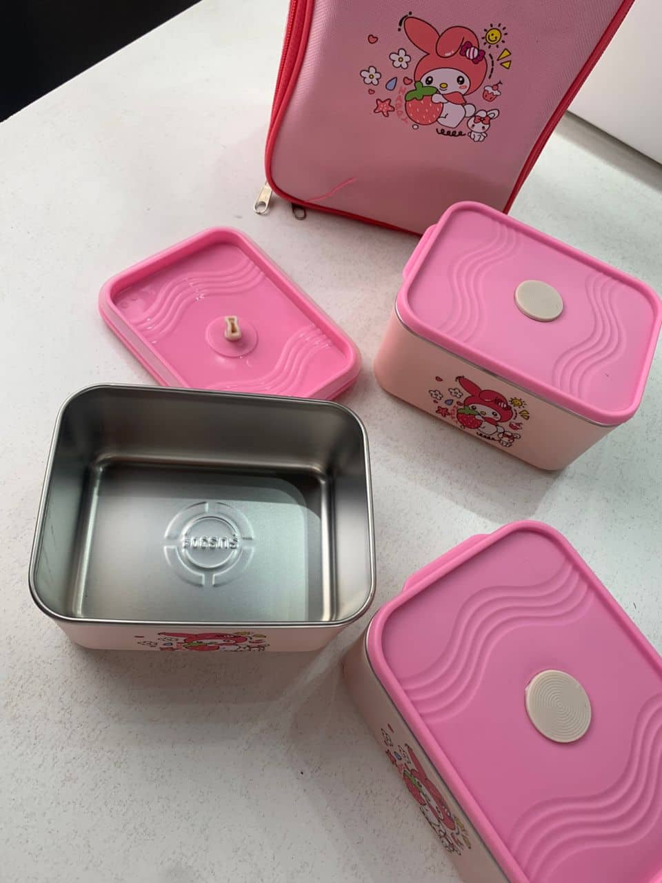 Lunch Box avec Sac Isotherme Design Cartoon 3 Compartiments Alimentaires – حافظة أطعام للأطفال 3 طبقات - Cuisine - صورة 11