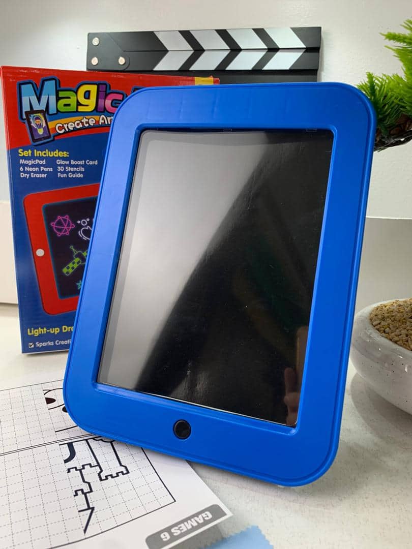 Tablette à dessin magique 3D avec lumière LED et stylo aquarelle – لوحة رسم ثلاثية الأبعاد مزودة بإضاءة أقلام مائية ملونة - Jouet & Gaming - صورة 9