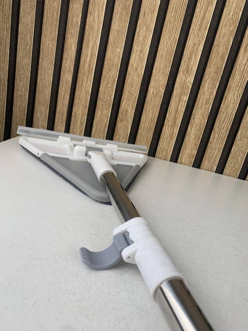 Vadrouille de Nettoyage avec Manche Long Pliable à 180° avec Grattoir – ممسحة من ميكروفيبر للتنظيف في أصعب المناطق - Maison - صورة 11