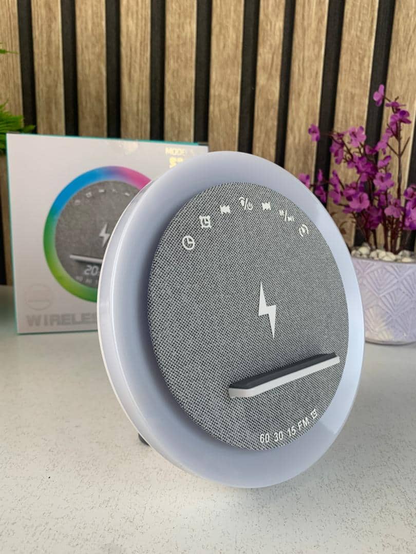 Haut-parleur et Lampe de Chevet avec Lumière d’ambiance RGB et Chargeur Induction 15W – مكبر صوت وشاحن لاسلكي مع إضاءة ملونة - Électronique - صورة 9