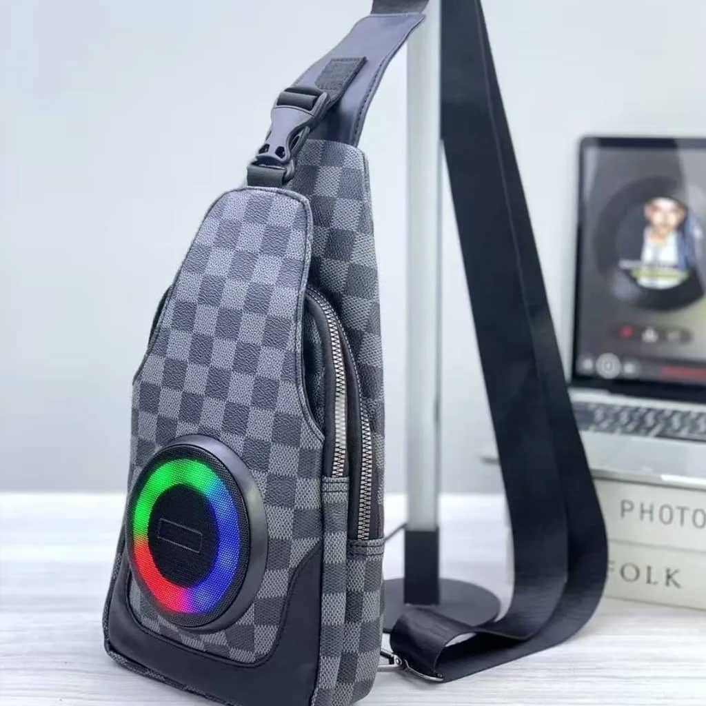 Sac à Bandoulière avec Haut Parleur Bluetooth Rechargeable RGB CH-M818 – حقيبة رجالية مع مكبر صوت بلوتوث مدمج - Électronique - صورة 2