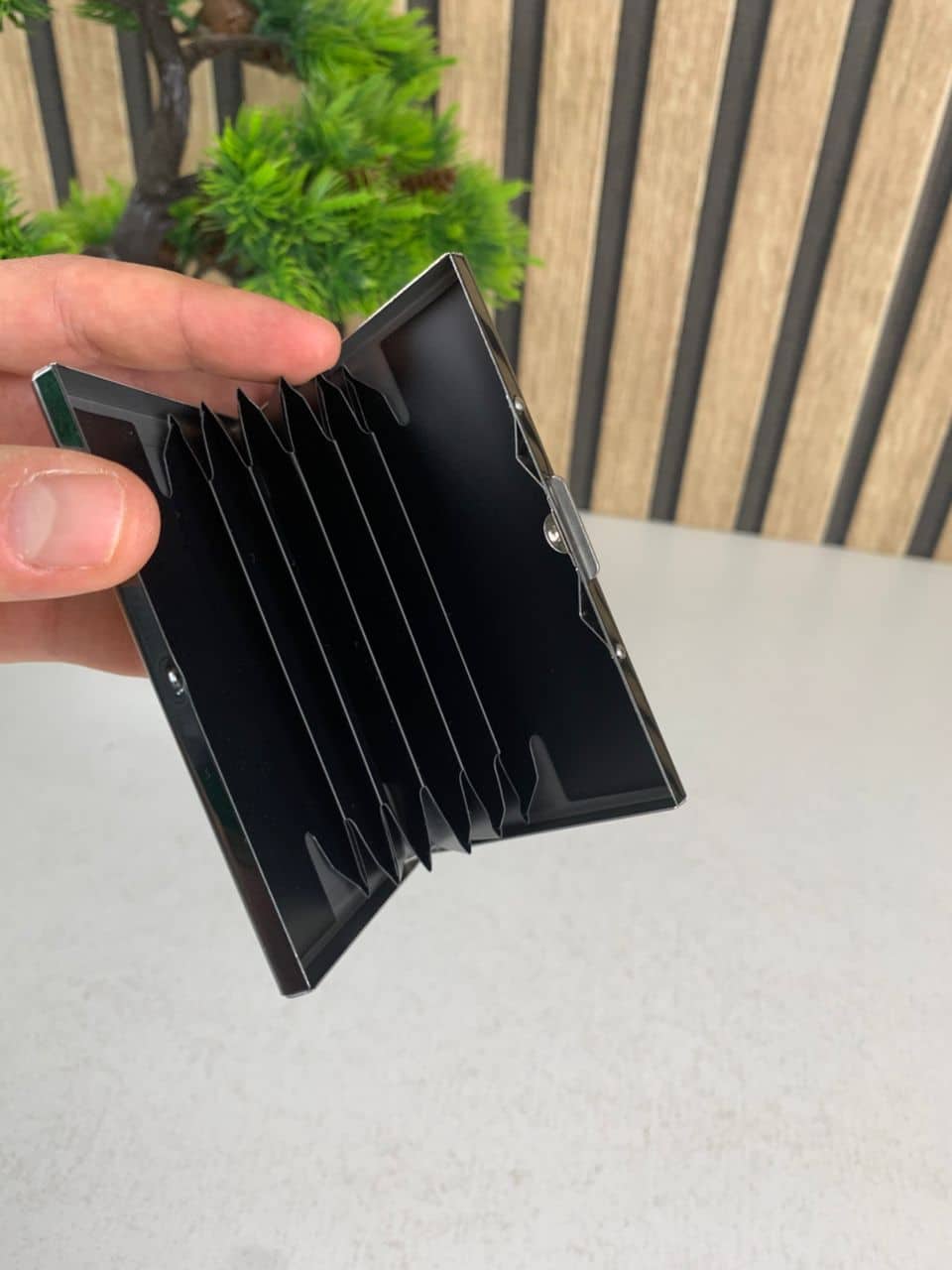 Étui portefeuille en acier noir avec protection RFID pour 6 cartes de crédit – محفظة بطاقات الإئتمان - Accessoires - صورة 10