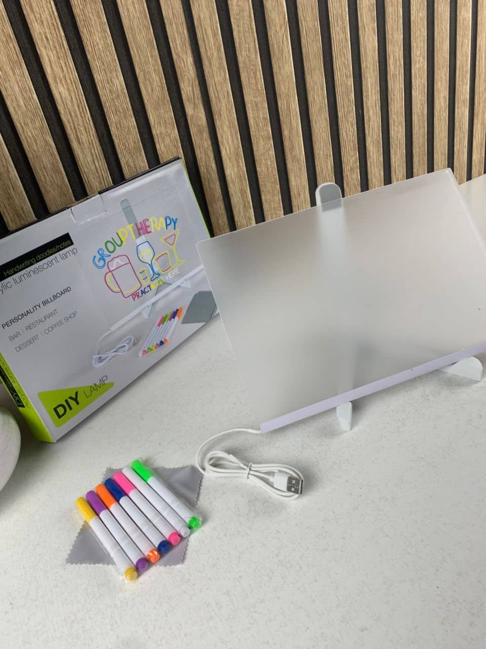 Tableau mémo LED lumineux avec stylo 7 couleurs et support – لوحة كتابة مضيئة للأطفال - Jouet & Gaming - صورة 9