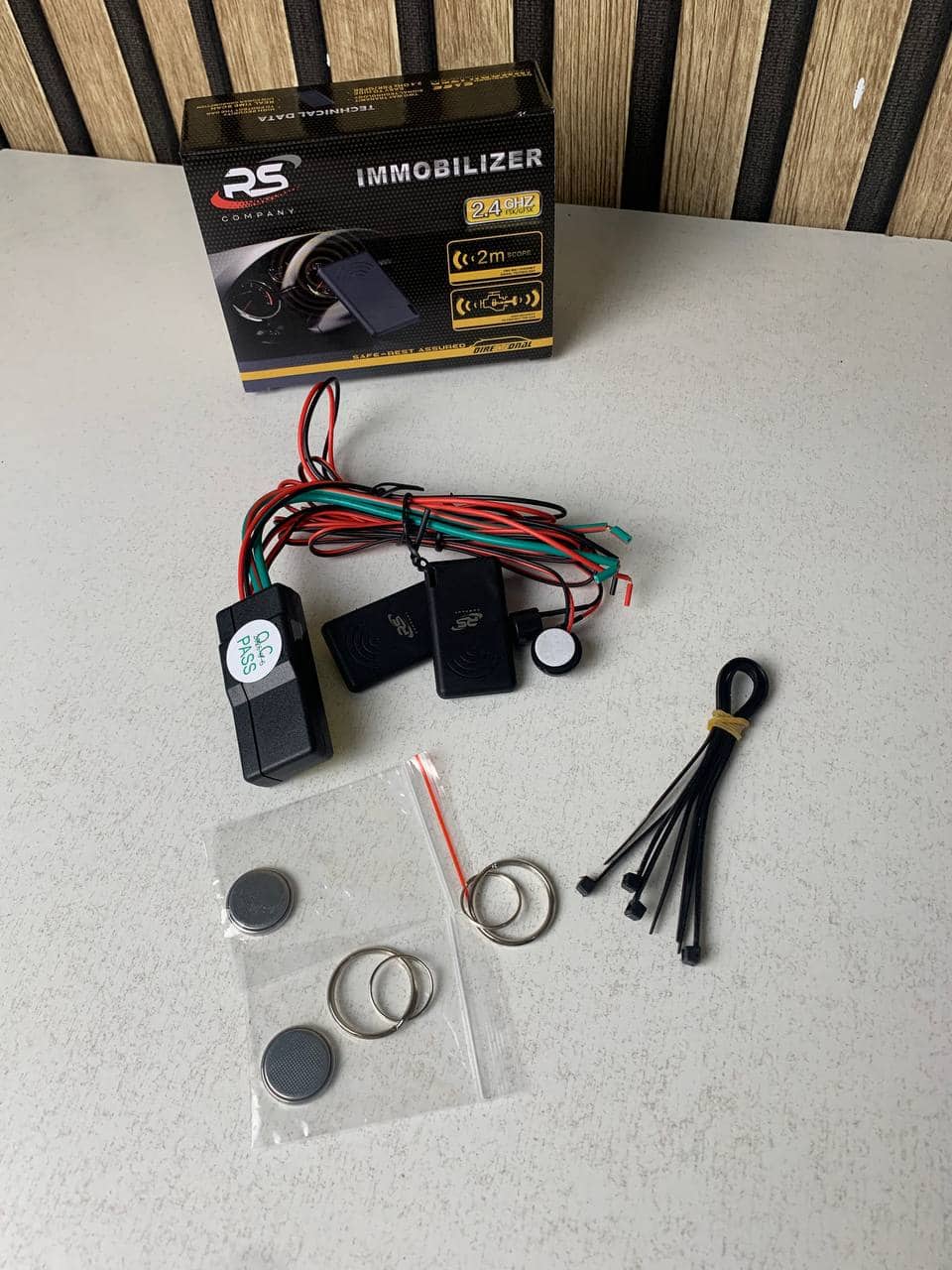 Système d'immobilisation de voiture avec verrouillage/déverrouillage automatique du moteur - نظام منع تشغيل السيارة - Accessoires Auto/Moto - صورة 9