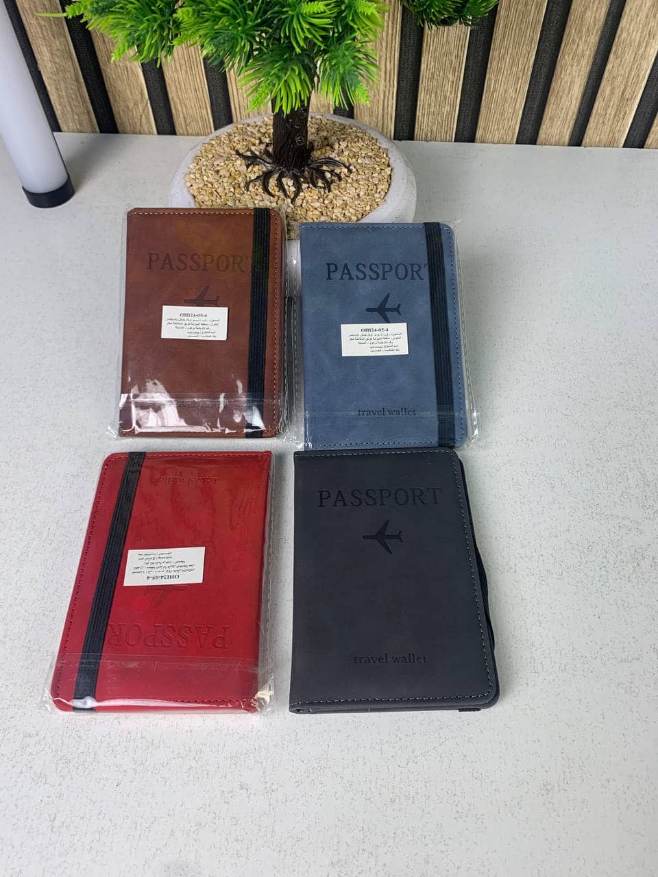 Porte-passeport en cuir à bande élastique - حافظة جواز سفر جلدية مزودة بشريط مطاطي - Accessoires - صورة 10