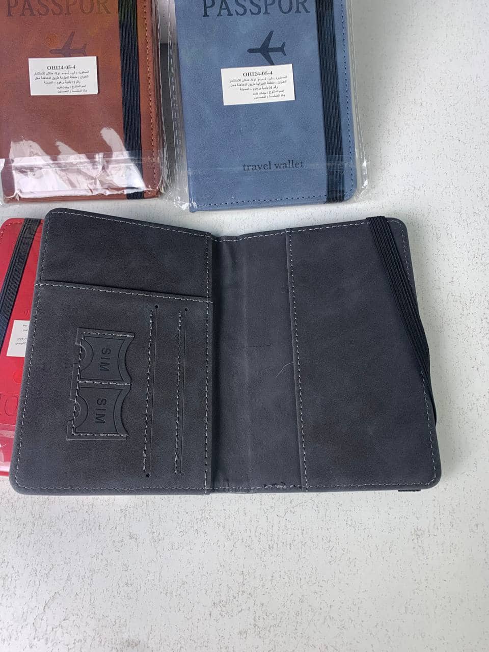 Porte-passeport en cuir à bande élastique - حافظة جواز سفر جلدية مزودة بشريط مطاطي - Accessoires - صورة 11